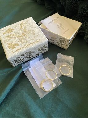 Caitlyn Minimalist 18K gold set of 3 ring set size 6- Shiny Gold Hoops